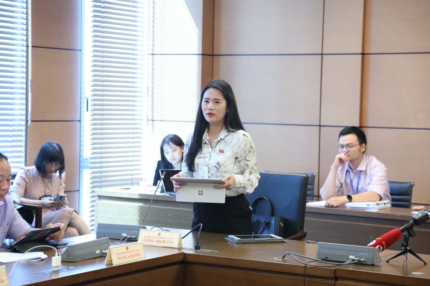 ĐBQH Vương Thị Hương (Hà Giang) hiến kế các giải pháp hạn chế sự tác động của biến đổi khí hậu