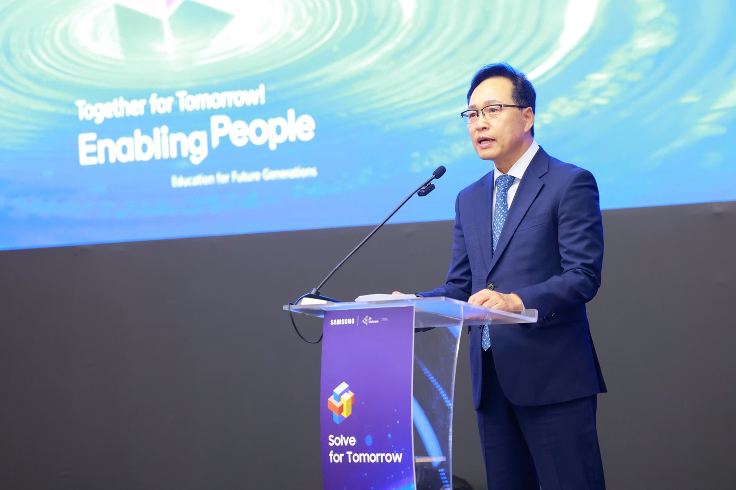 ong-choi-joo-ho-tong-giam-doc-to-hop-samsung-viet-nam-phat-bieu-tai-su-kien-4-9837-2566.jpg