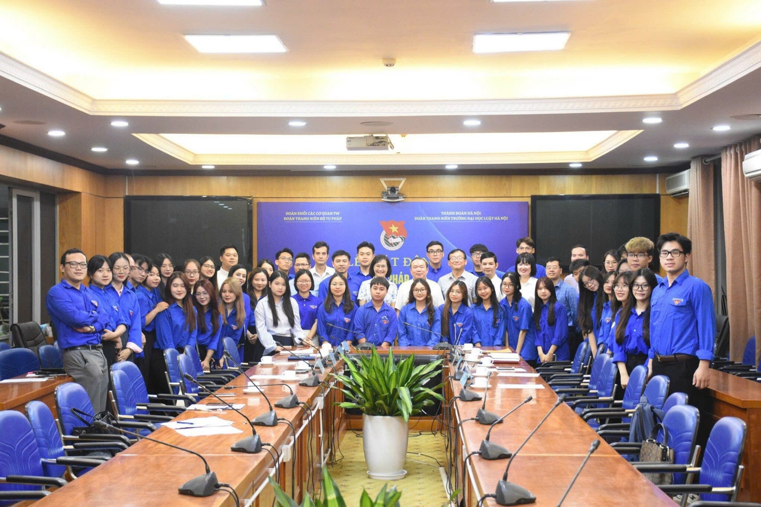 anh-bai-4-sinh-vien-lien-chi-doan-khoa-plkt-4484-3057.jpg