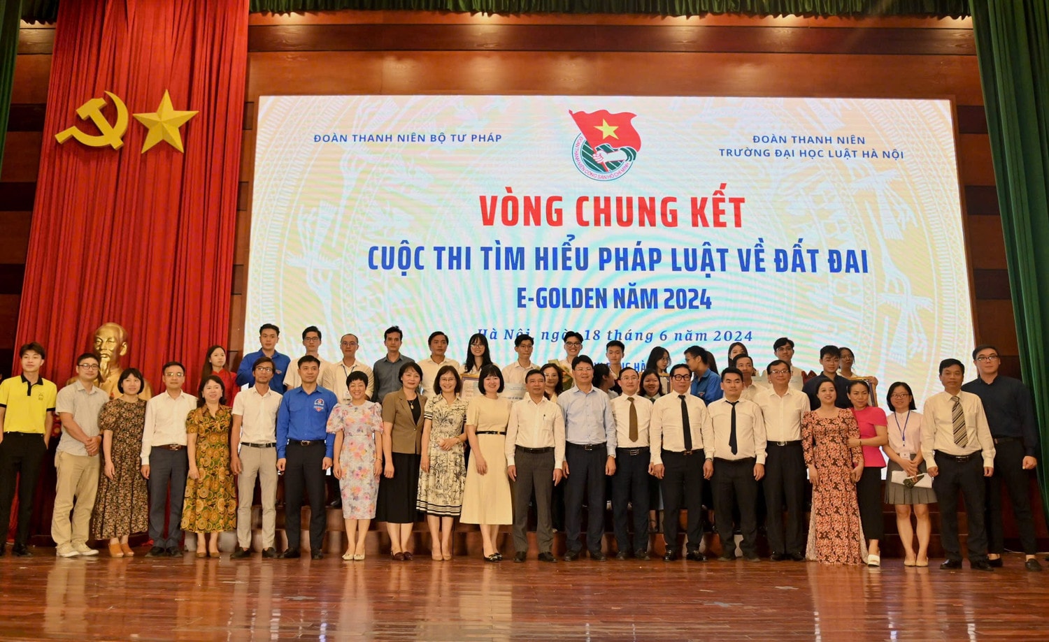 anh-bai-4-thi-sinh-va-dai-bieu-tham-du-cuoc-thi-1550-3439.jpg
