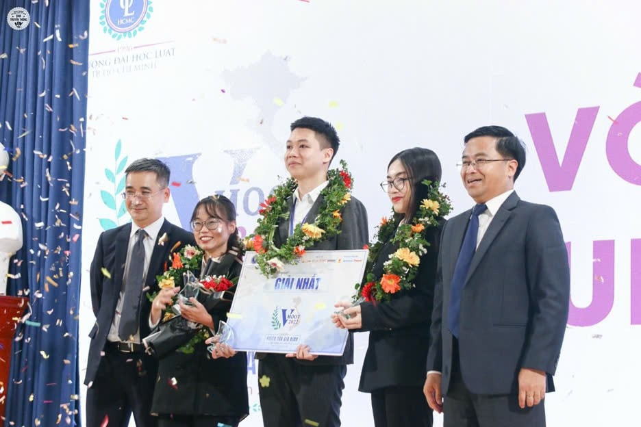 anh-bai-3-quan-quan-2022-1819-3723.jpg