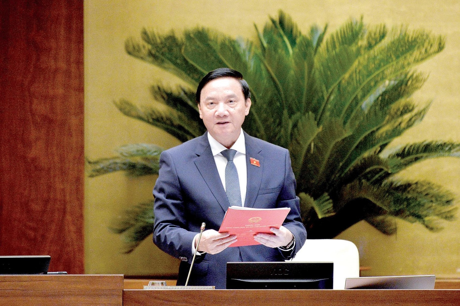 pho-chu-tich-qh-nguyen-khac-dinh-dieu-hanh.jpg