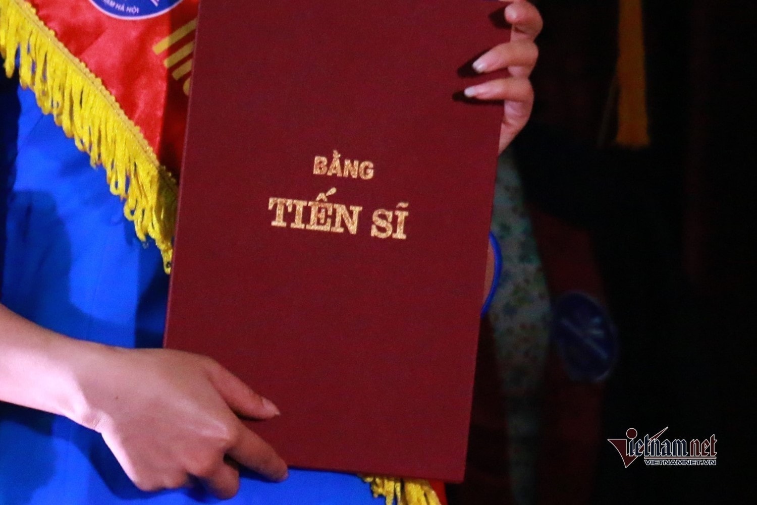 thac-si-tien-si-trong-bo-may-cong-chuc-1-277-4500.jpg