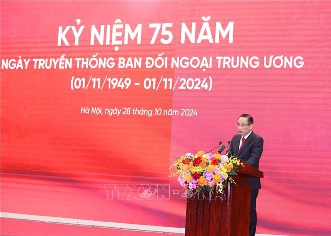Bí thư Trung ương Đảng, Trưởng Ban Đối ngoại Trung ương Lê Hoài Trung đọc diễn văn Lễ kỷ niệm. Ảnh: Phương Hoa/TTXVN