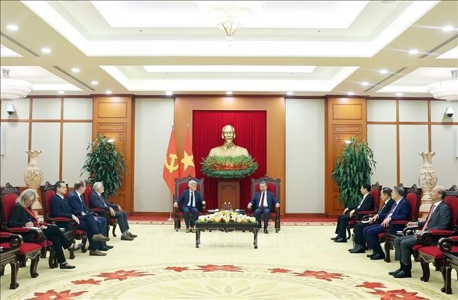 Tổng Bí thư Tô Lâm tiếp Bí thư toàn quốc Đảng Cộng sản Pháp Fabien Roussel. Ảnh: Thống Nhất/TTXVN