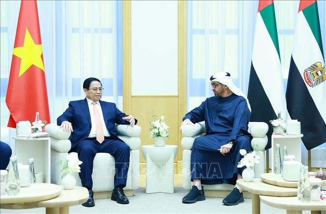 Thủ tướng Phạm Minh Chính hội đàm với Tổng thống Các Tiểu vương quốc Arab Thống nhất (UAE) Mohamed bin Zayed Al Nahyan. Ảnh: Dương Giang/TTXVN