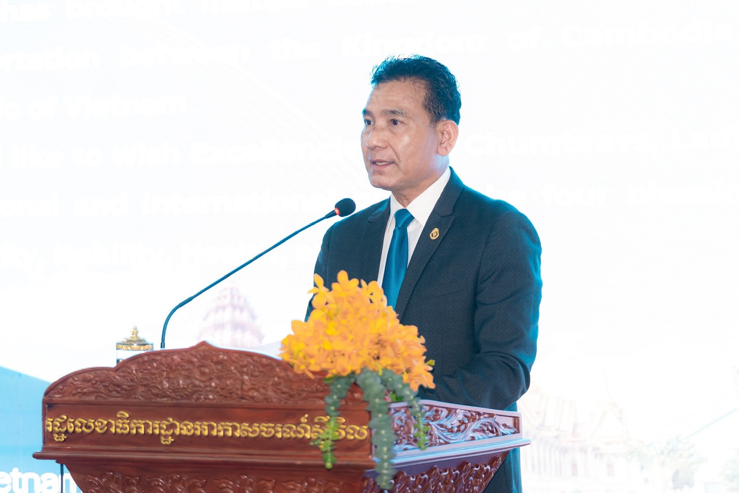 bo-truong-phu-trach-ban-thu-ky-nha-nuoc-ve-co-quan-hang-khong-dan-dung-campuchia-mao-havannall-danh-gia-cao-viec-vietnam-airlines-khai-truong-duong-bay-thang-ket-noi-thu-do-phnom-penh-va-ha-noi-anh-vna-9980-1309.jpg