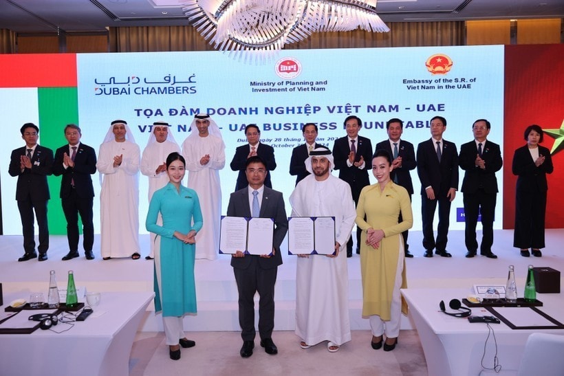 At the signing ceremony (Photo: VNA) At the signing ceremony (Photo: VNA)