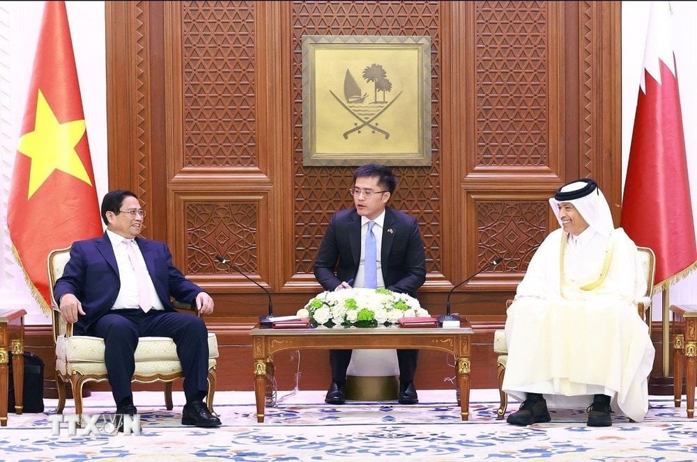 Thủ tướng Phạm Minh Chính hội kiến Chủ tịch Quốc hội Qatar Hassan bin Abdullah Al-Ghanim. Ảnh: Dương Giang/TTXVN