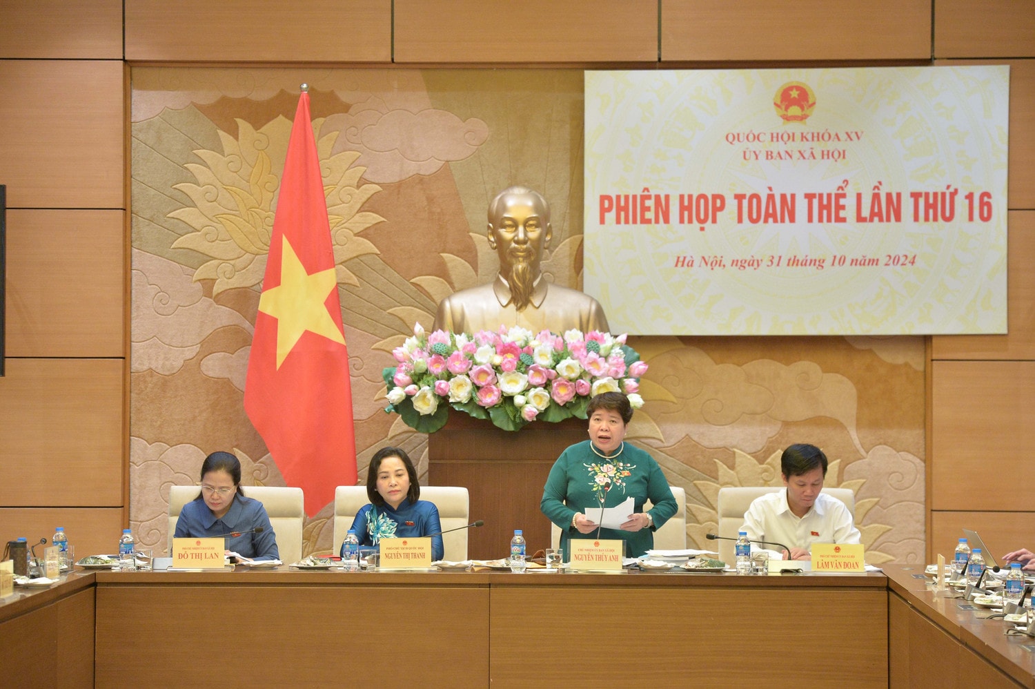 chu-nhiem-uy-ban-xa-hoi-nguyen-thuy-anh-phat-bieu.jpg