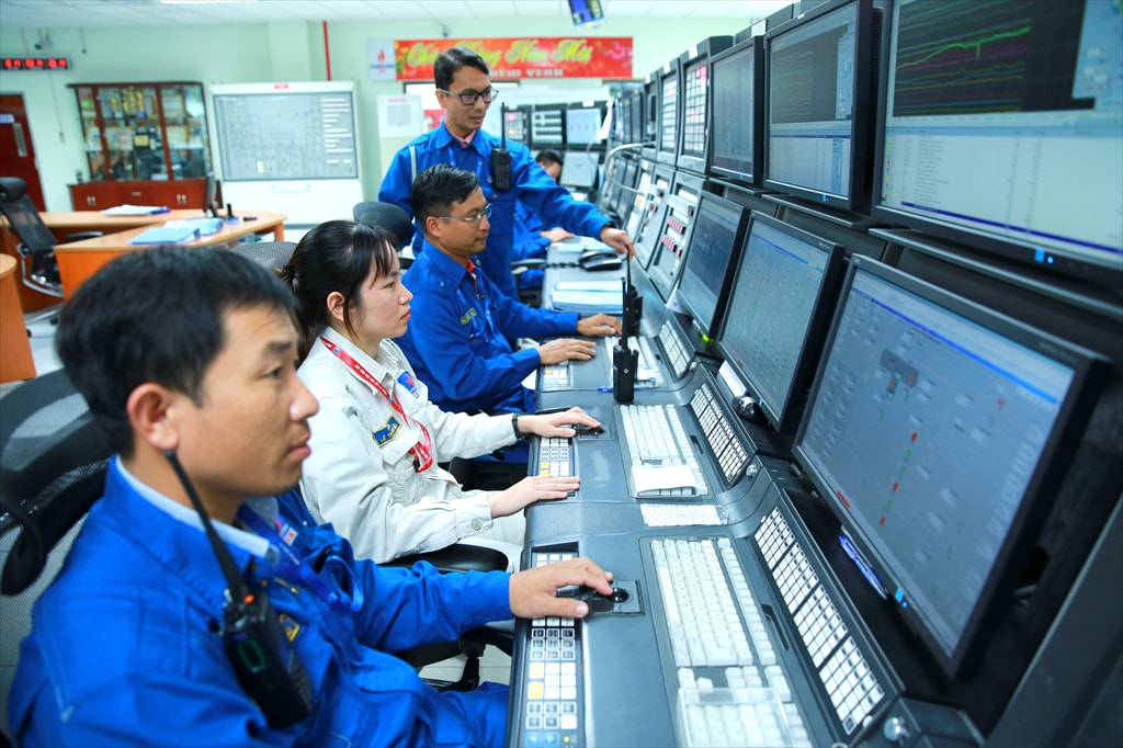 anh-1-tai-nha-may-loc-dau-dung-quat-da-ap-dung-hang-tram-giai-phap-tiet-kiem-nang-luong-anh-bsr.jpg