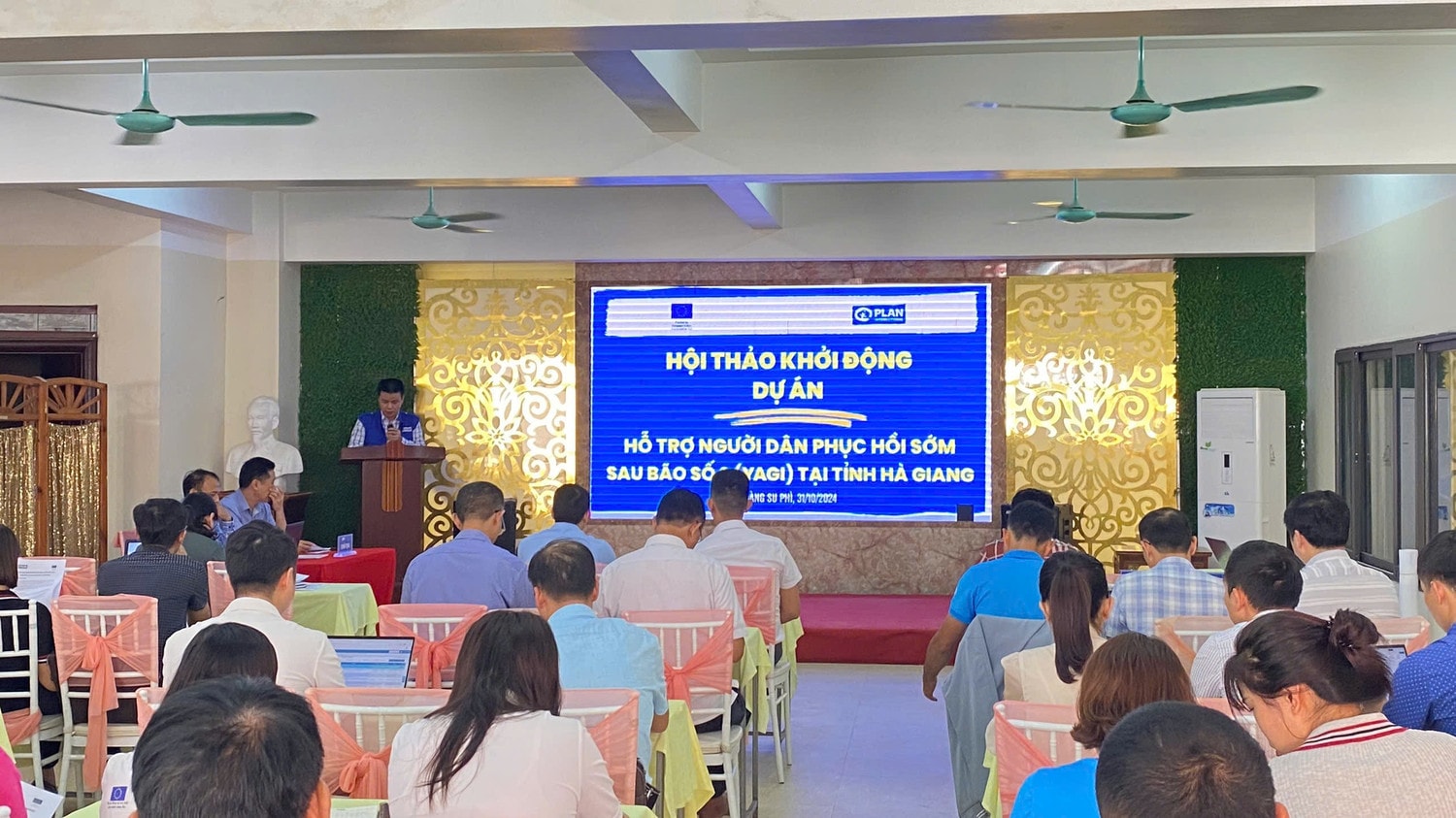 quang-canh-hoi-thao.jpg
