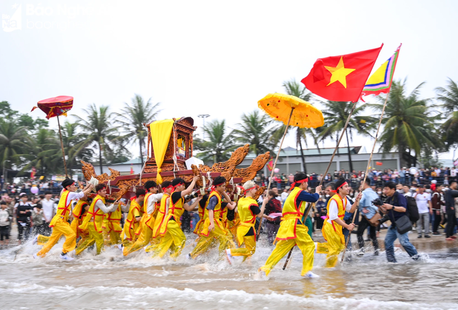 bna-nghi-thuc-chay-oi-tai-le-hoi-den-con-nam-2023-anh-thanh-cuong-6791-17084818025641929868845.png