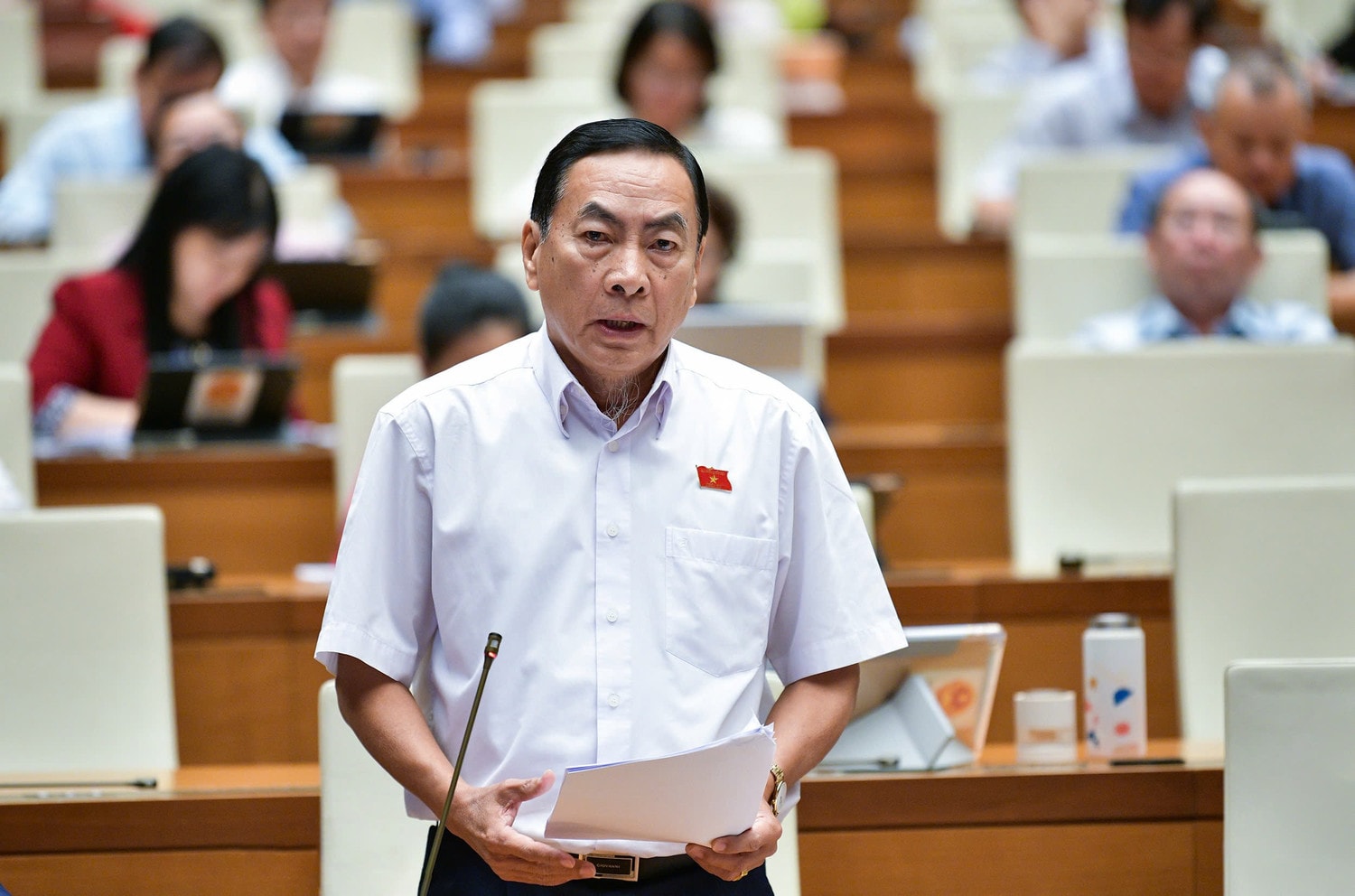 ĐBQH Phạm Văn Hòa (Đồng Tháp) phát biểu. Ảnh: Quang Khánh