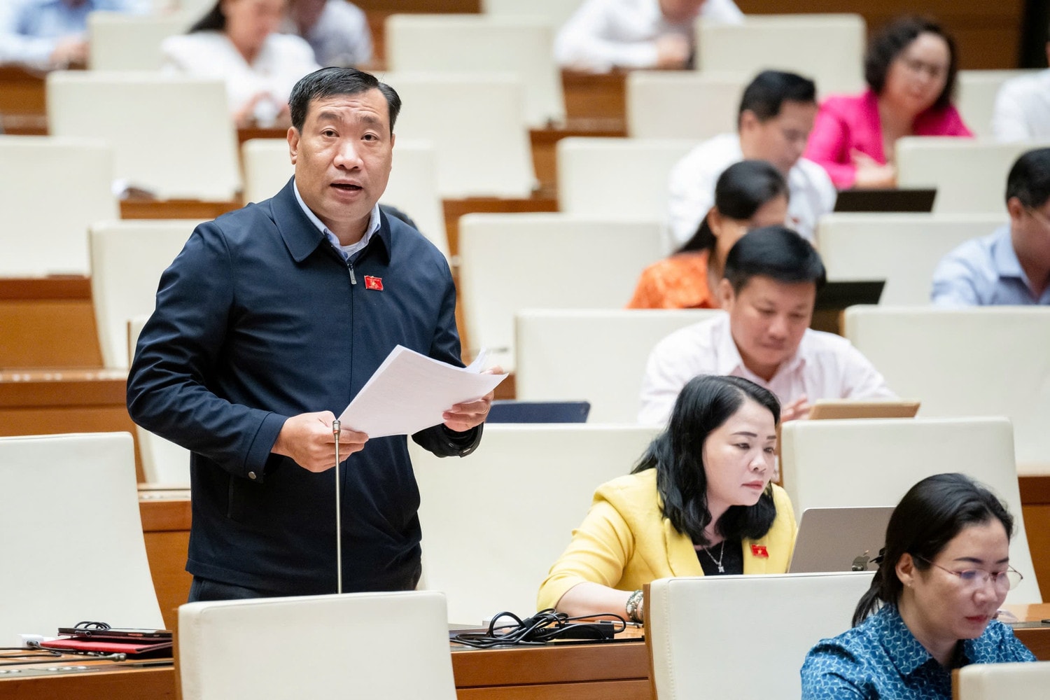 ĐBQH Thạch Phước Bình (Trà Vinh) phát biểu. Ảnh: Quang Khánh