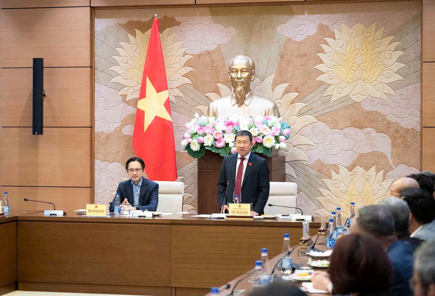 Chủ nhiệm Ủy ban Đối ngoại Vũ Hải Hà phát biểu tại cuộc làm việc