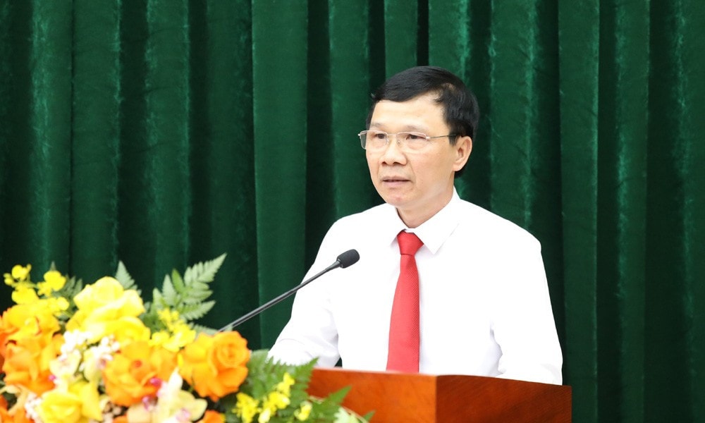 Đồng chí Nguyễn Văn Thi phát biểu nhận nhiệm vụ.