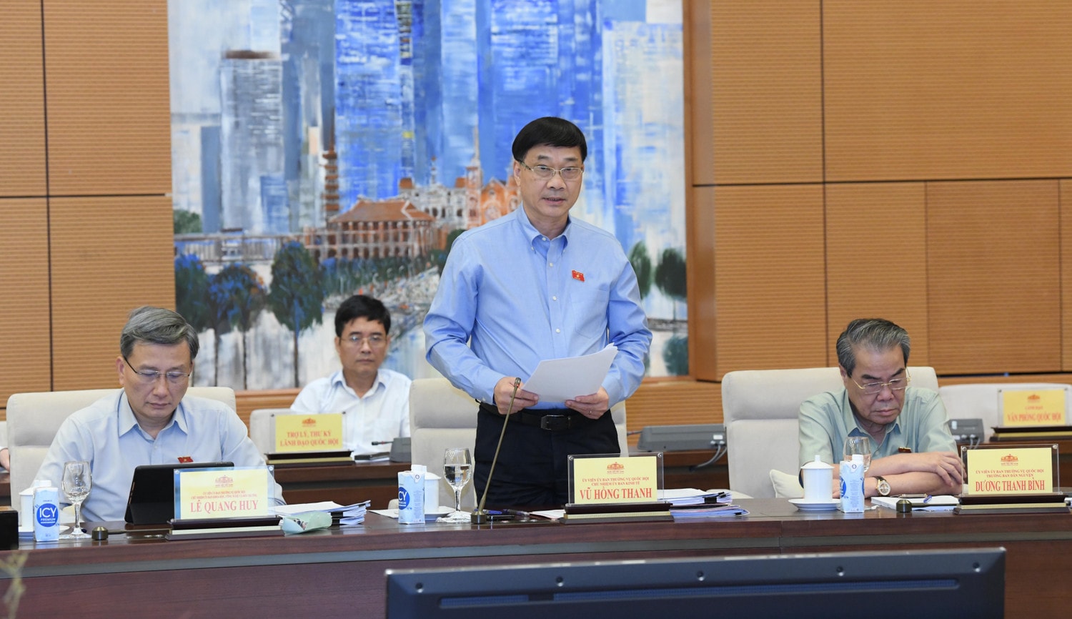 chu-nhiem-uy-ban-kinh-te-vu-hong-thanh-6.jpg
