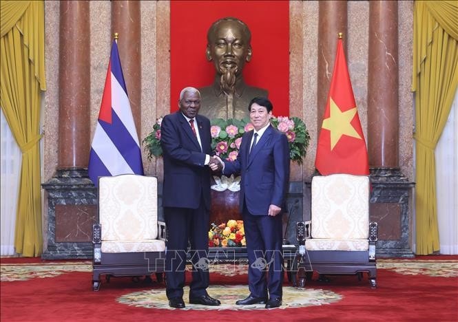Chủ tịch nước Lương Cường hội kiến Chủ tịch Quốc hội Chính quyền Nhân dân Cuba Esteban Lazo Hernandez. Ảnh: Lâm Khánh/TTXVN