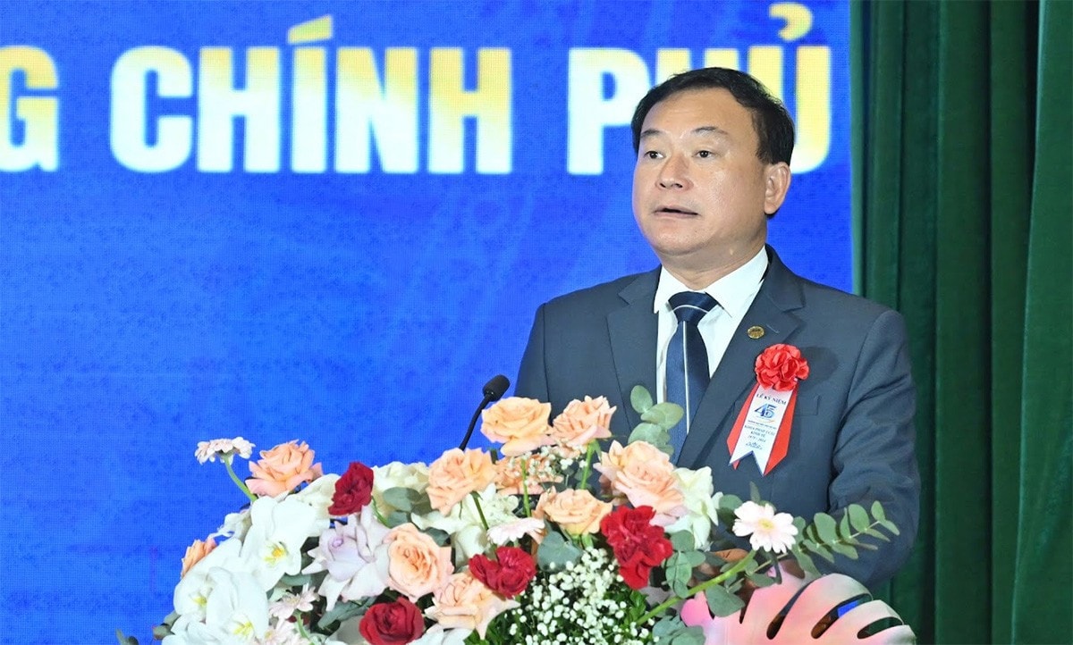 Phó Chủ tịch Hội đồng trường, Trưởng Khoa Pháp luật Kinh tế Nguyễn Quang Tuyến phát biểu