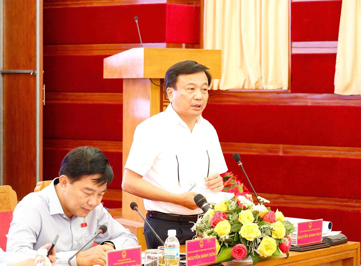 Thứ trưởng Bộ Giao thông, Vận tải Nguyễn Danh Huy phát biểu tại cuộc làm việc
