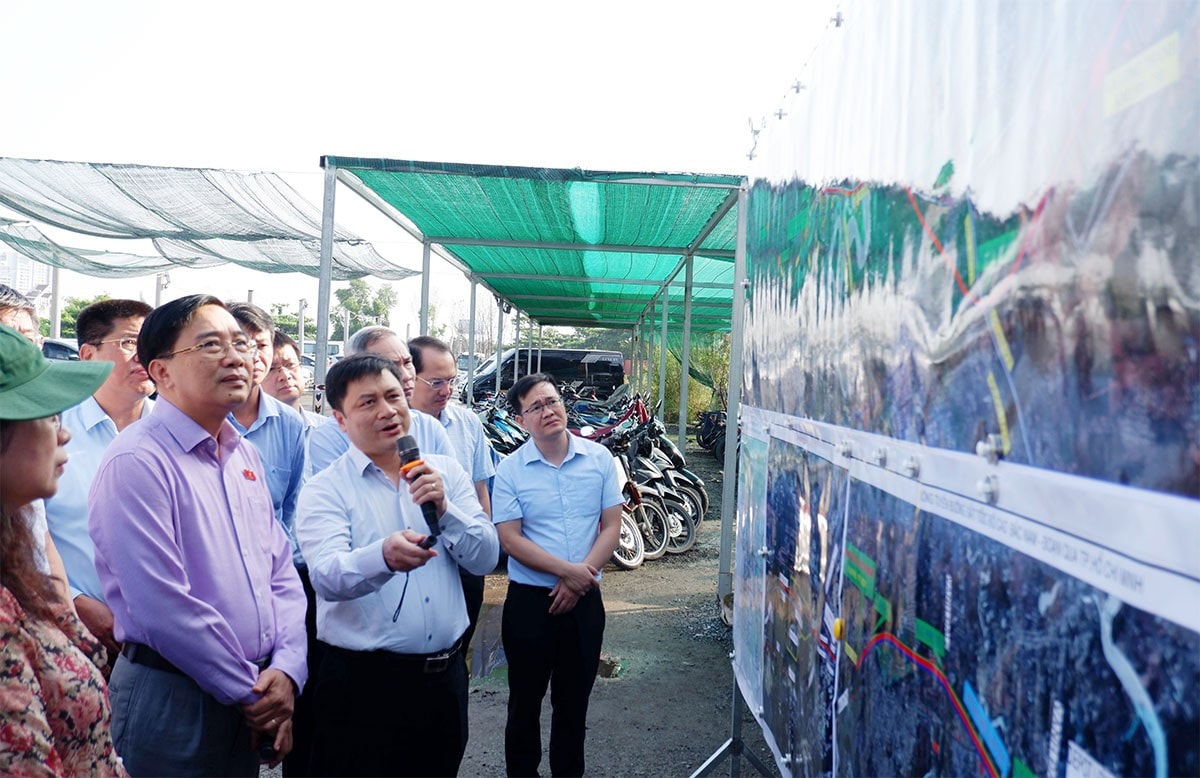 Đoàn công tác của Ủy ban Kinh tế khảo sát tại ga Thủ Thiêm (TP. Hồ Chí Minh)