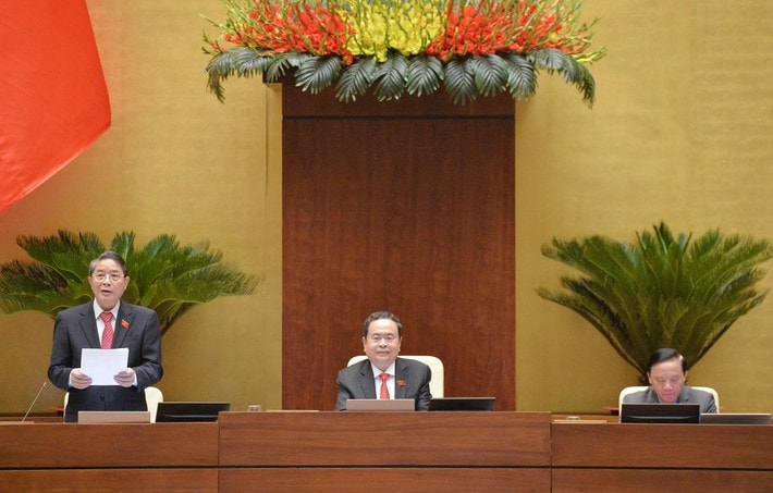 NA Vice Chairman Nguyen Duc Hai chairs the discussions. Photo: Ho Long kt1.jpg