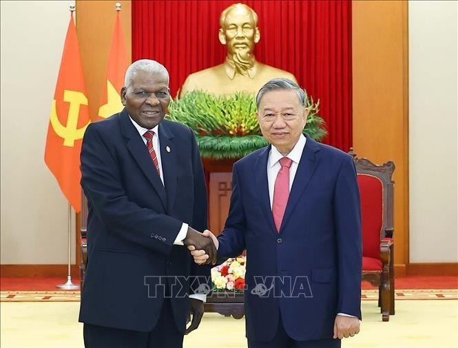 General Secretary of the Communist Party of Vietnam To Lam (R) and Politburo member of the Communist Party of Cuba and President of the National Assembly of People’s Power Esteban Lazo Hernandez. (Photo: VNA) General Secretary of the Communist Party of Vietnam To Lam (R) and Politburo member of the Communist Party of Cuba and President of the National Assembly of People’s Power Esteban Lazo Hernandez. (Photo: VNA)