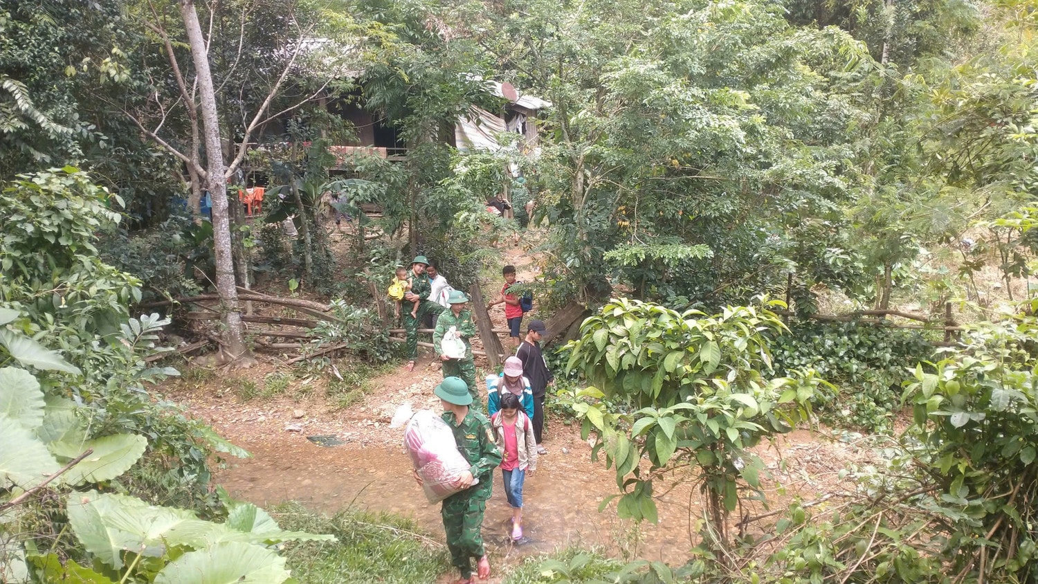 z5989096639168-bfe392f5f78c0832d137930dcadafb48.jpg