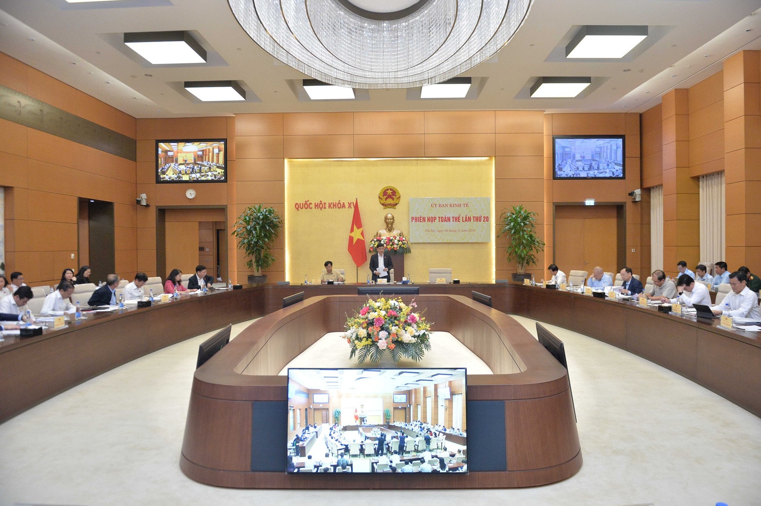 toan-canh-1.jpg