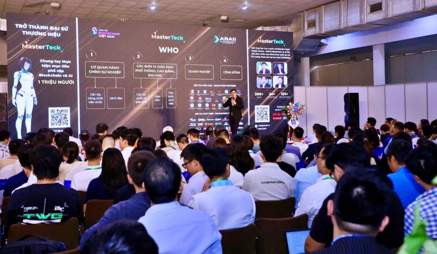 Các chuyên gia cho rằng, nắm bắt, làm chủ công nghệ blockchain và AI sẽ giúp người lao động có lợi thế trong thị trường lao động
