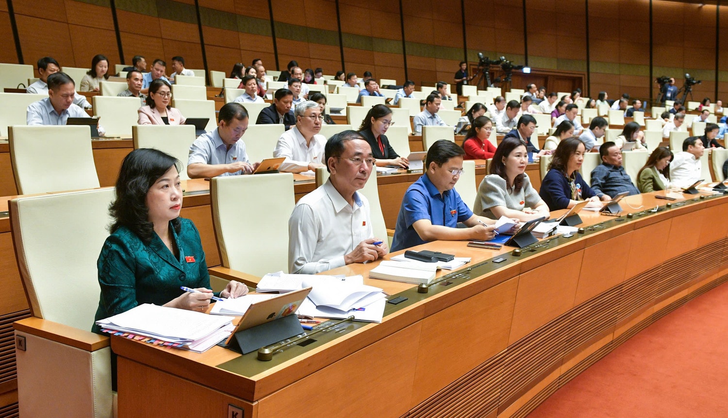 Các đại biểu dự phiên họp. Ảnh: Hồ Long