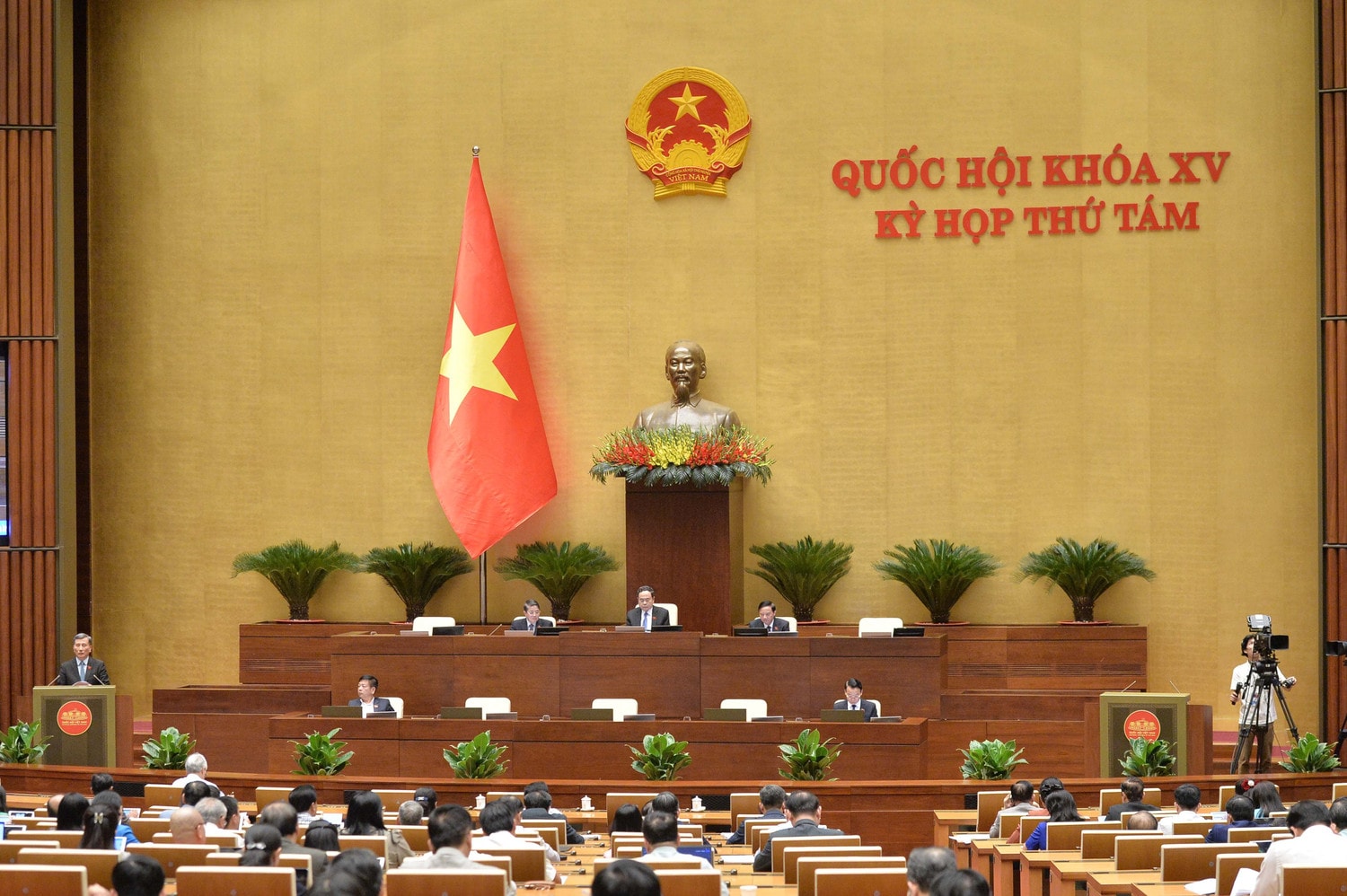 Quang cảnh phiên họp. Ảnh: Hồ Long
