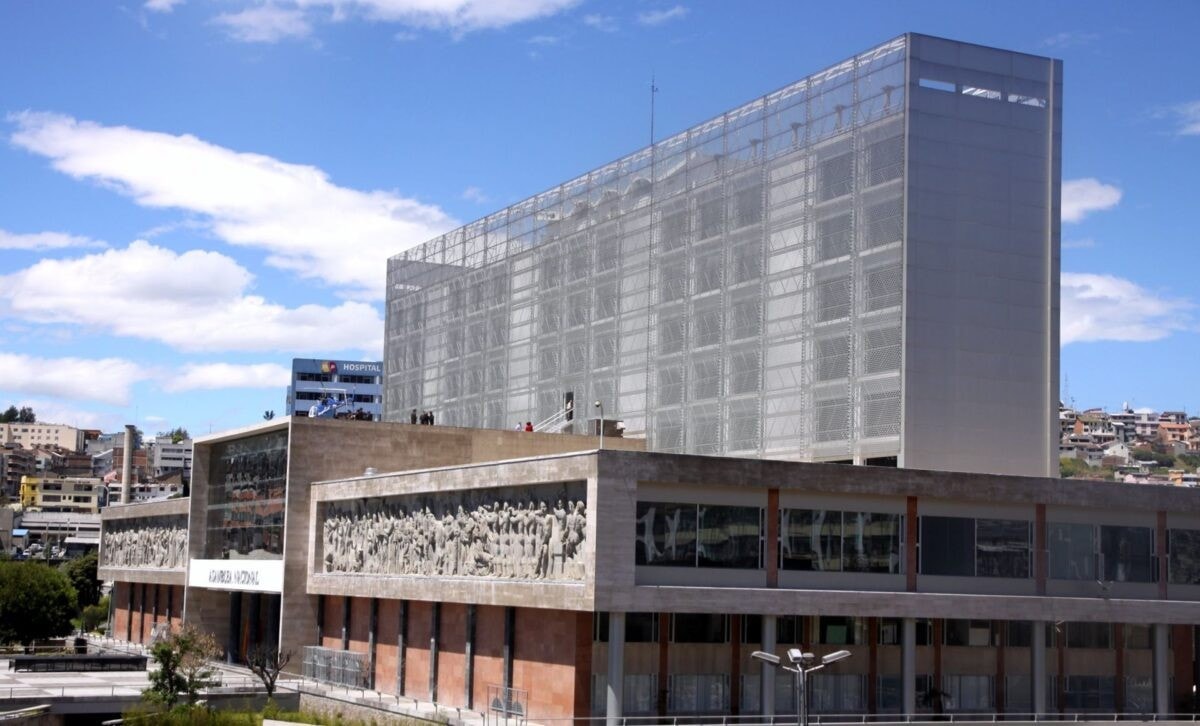 Ecuador's National Assembly. Image: Asamblea Nacional del Ecuador, Wikimedia Commons oil-barrels.jpg