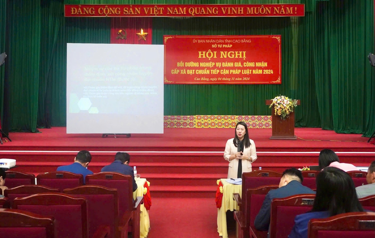 Bà Nguyễn Thị Tâm, Cục Phổ biến, giáo dục pháp luật, Bộ Tư pháp - Báo cáo viên tại Hội nghị. Ảnh: Tâm Nguyễn