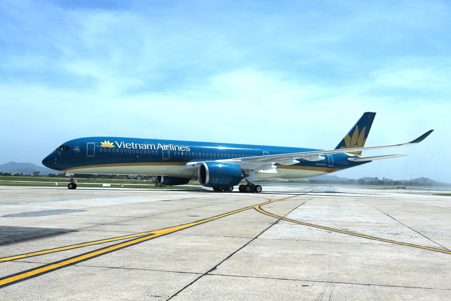 vietnam-airlines-trien-khai-chuong-trinh-uu-dai-dong-gia-ve-tet-at-ty-2025-chi-tu-666000-dongchieu-anh-vna.jpg
