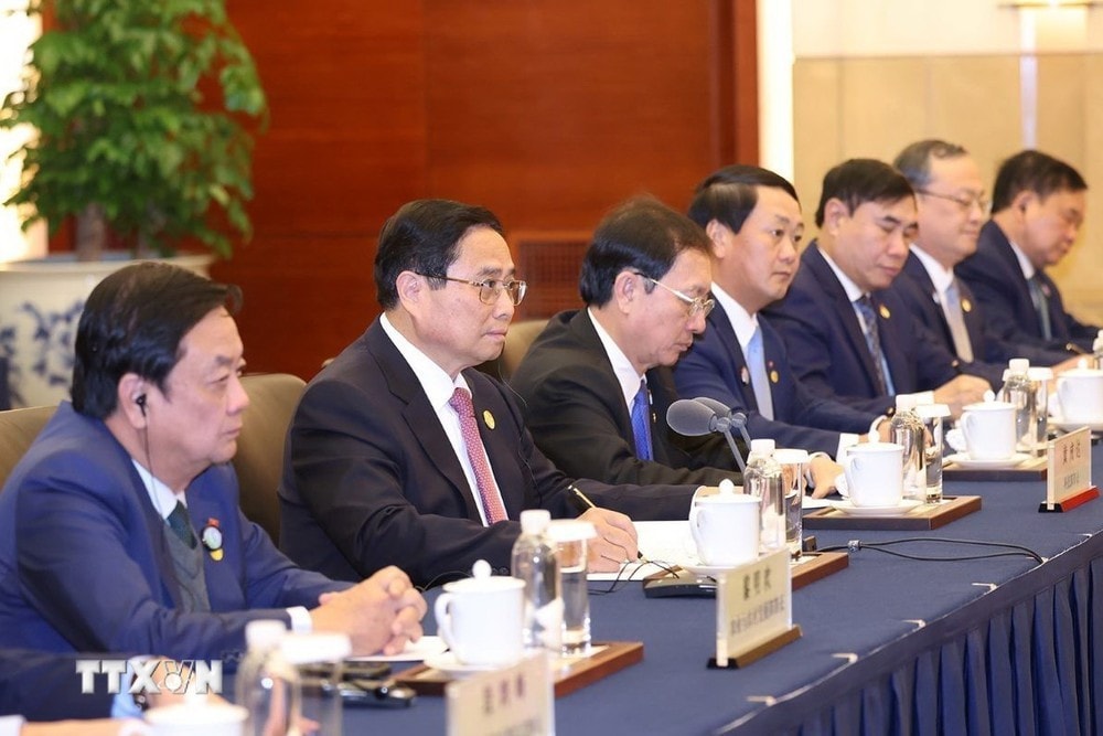 Thủ tướng Phạm Minh Chính phát biểu tại cuộc gặp Thủ tướng Trung Quốc Lý Cường. Ảnh: Dương Giang/TTXVN