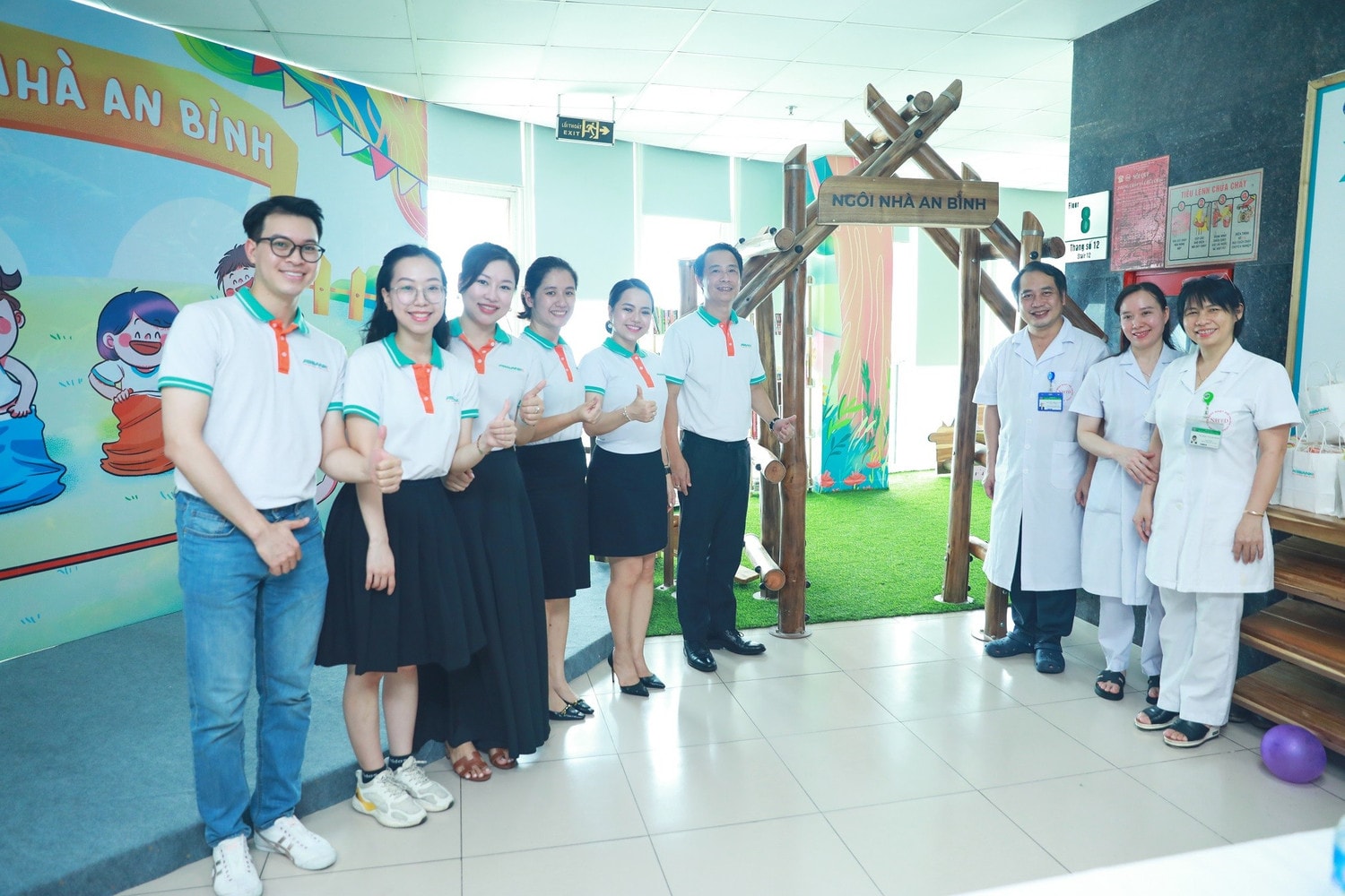 h5-abbank-luon-uu-tien-ho-tro-cac-hoat-dong-cham-soc-suc-khoe-cho-cong-dong-dac-biet-la-cac-benh-nhi-dang-dieu-tri-tai-cac-benh-vien-trung-uong-nhu-cai-tao-khong-gian-xay-dung-khu-vui-choi.jpg