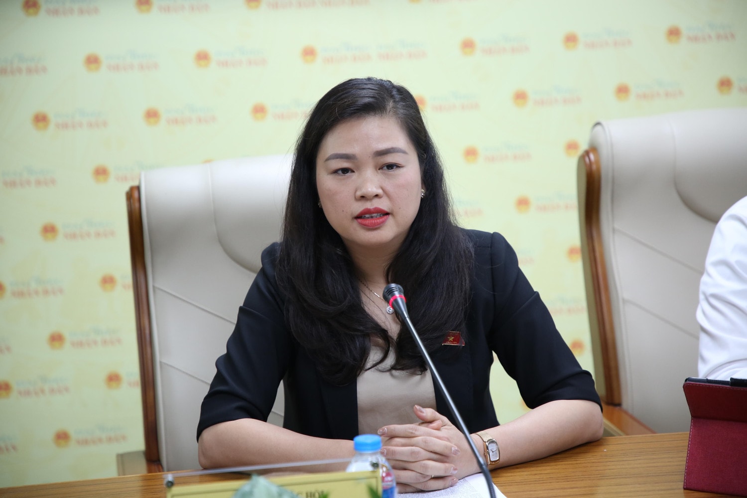 ĐBQH, Chủ tịch Hội Phụ nữ tỉnh Cao Bằng Đoàn Thị Lê An cho biết nguồn vốn tín dụng chính sách đã góp phần giảm nghèo, tạo việc làm, xây dựng nông thôn mới
