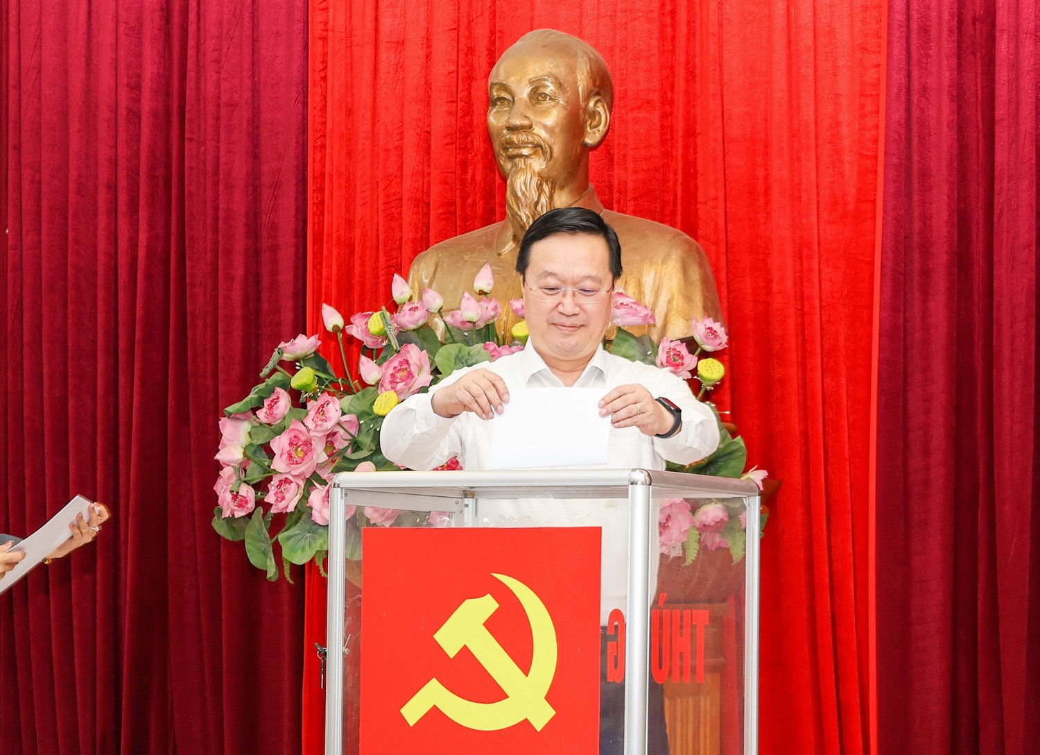 Ông Nguyễn Đức Trung được bầu giữ chức Bí thư Tỉnh ủy Nghệ An ảnh 3