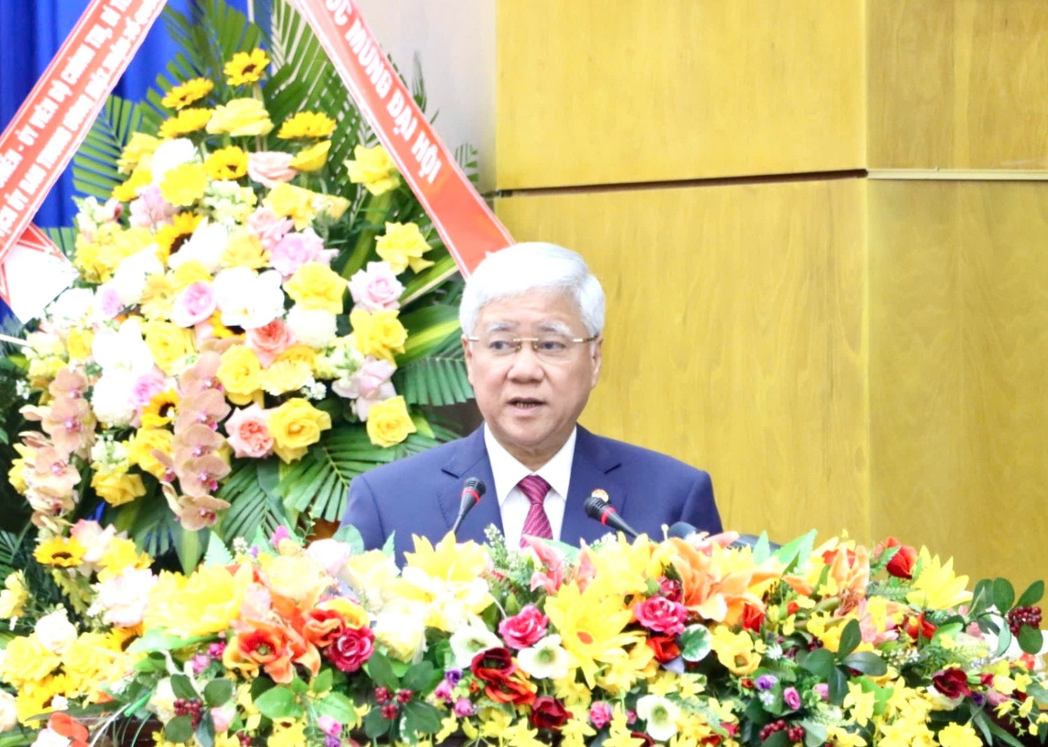 Chủ tịch Ủy ban Trung ương MTTQ Việt Nam Đỗ Văn Chiến ghi nhận và biểu dương kết quả đạt được trong công tác dân tộc của tỉnh Gia Lai
