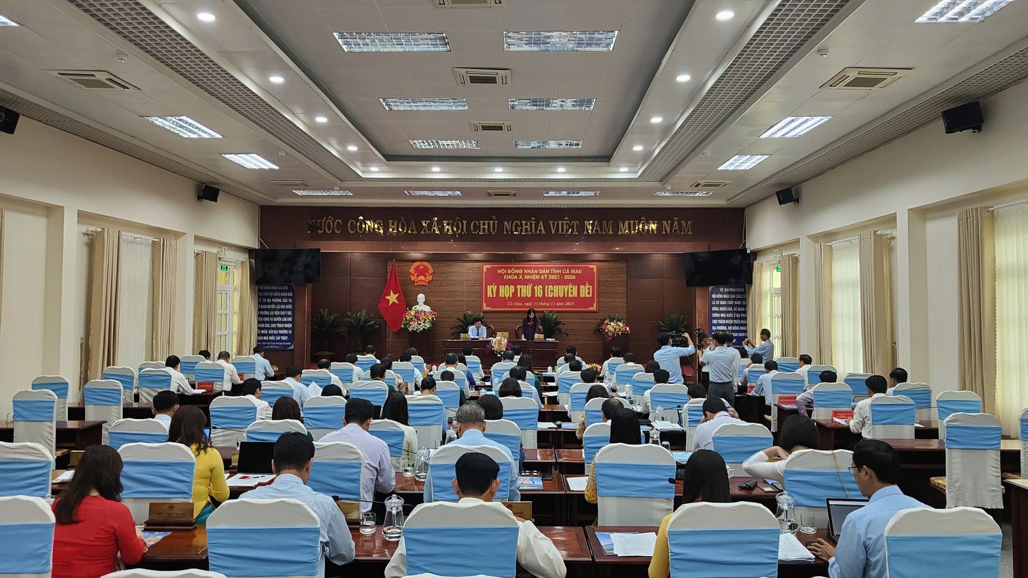 Quang cảnh kỳ họp