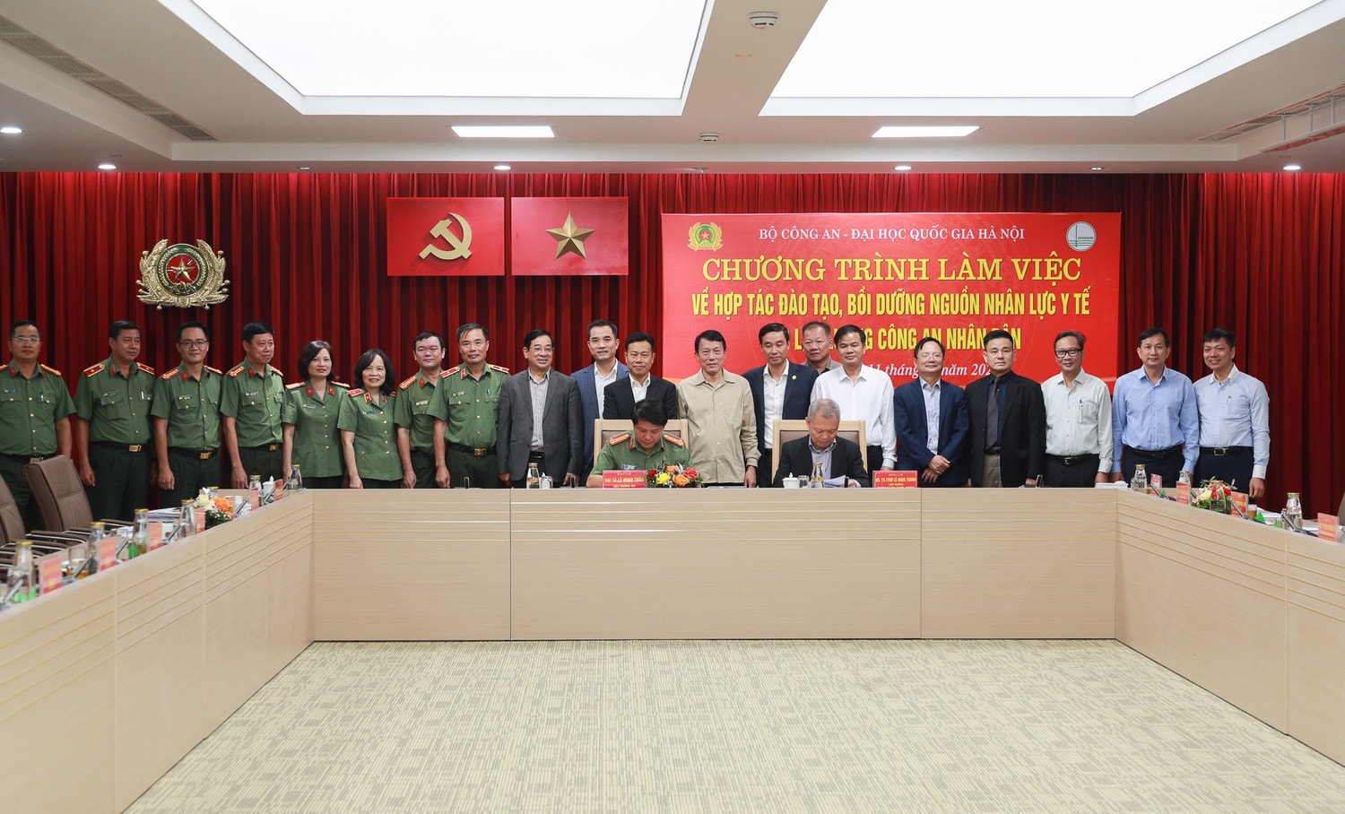 vnu-truong-dh-y-duoc-dhqghn-hop-tac-voi-truong-dh-kthc-bo-ca-42.jpg