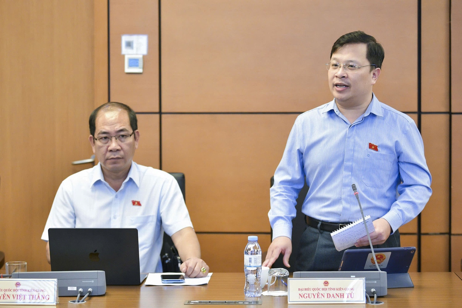 ĐBQH Nguyễn Danh Tú (Kiên Giang) phát biểu. Ảnh: Lê Bình