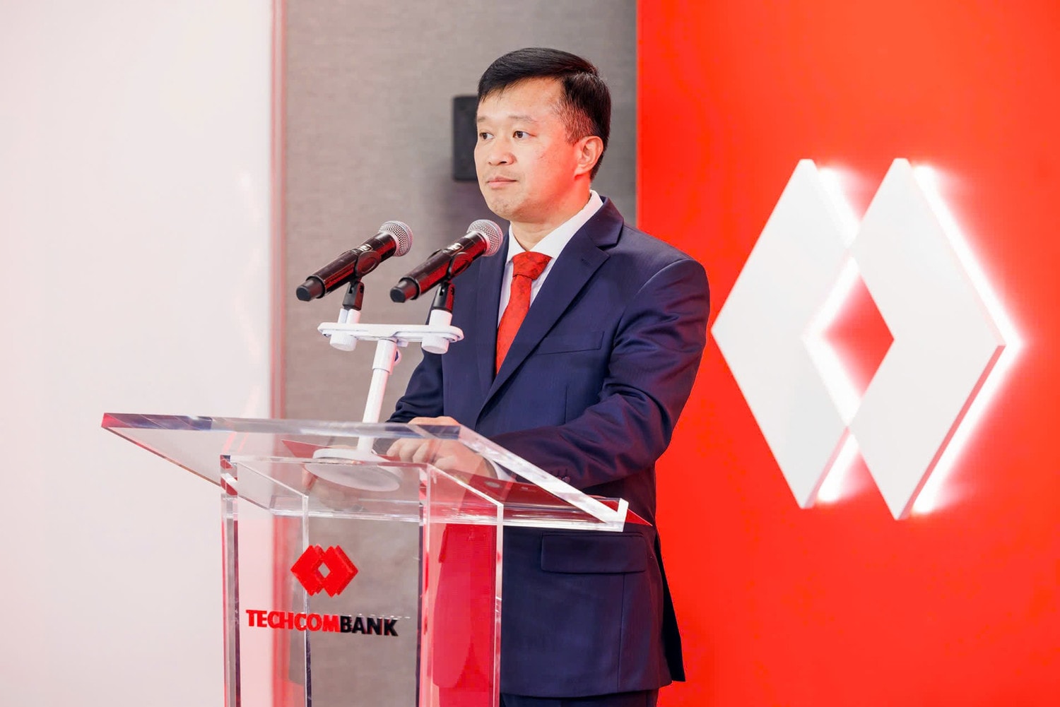 ong-pham-quang-thang-pho-tong-giam-doc-ngan-hang-techcombank-phat-bieu-tai-su-kien.jpg