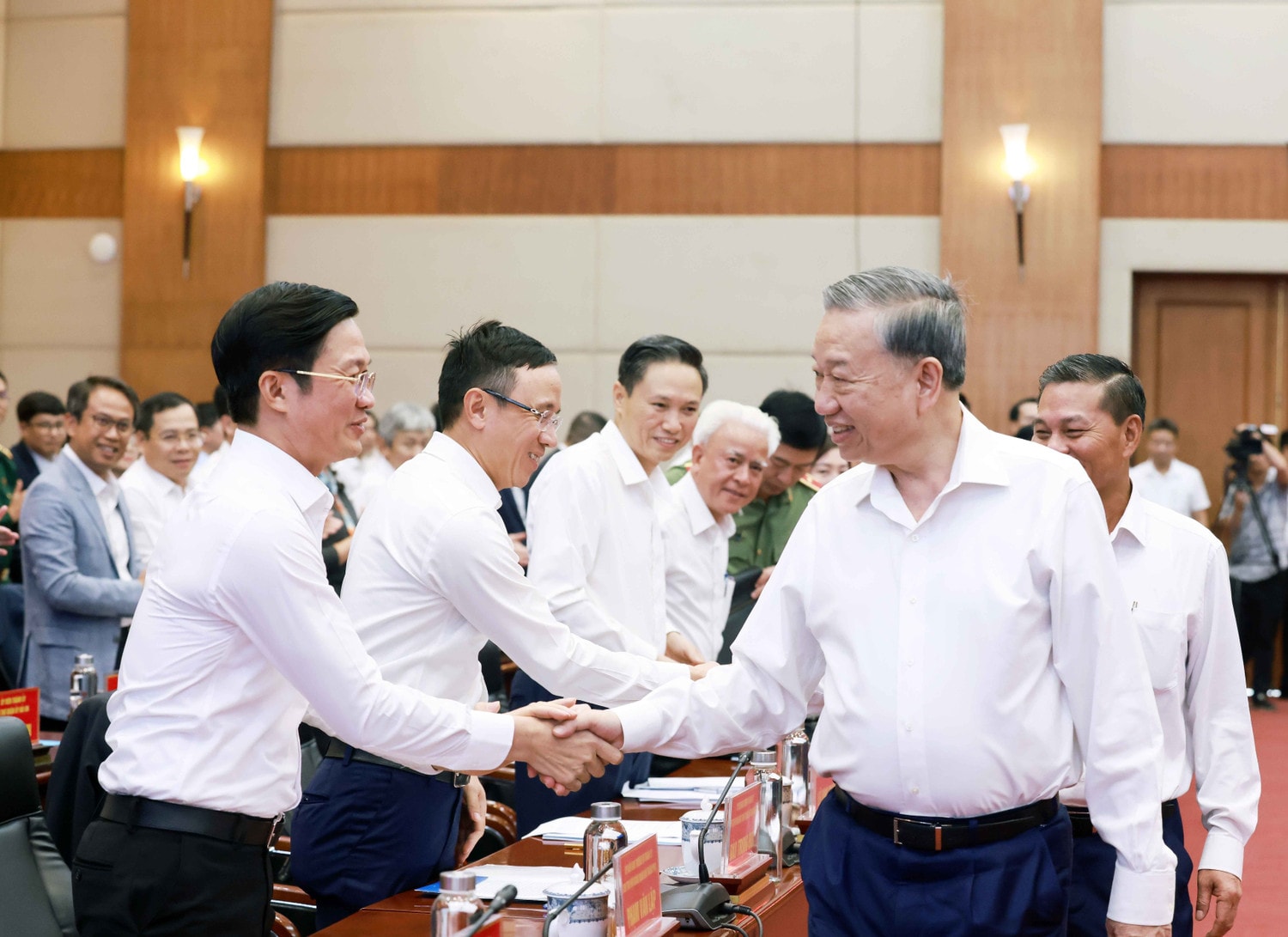 vna-potal-tong-bi-thu-to-lam-lam-viec-voi-ban-chap-hanh-dang-bo-thanh-pho-hai-phong-7703868.jpg