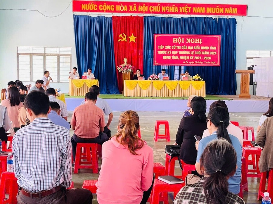 quang-canh-buoi-tiep-xuc-cu-tri-huyen-ia-pa-anh-vu-chi.jpg