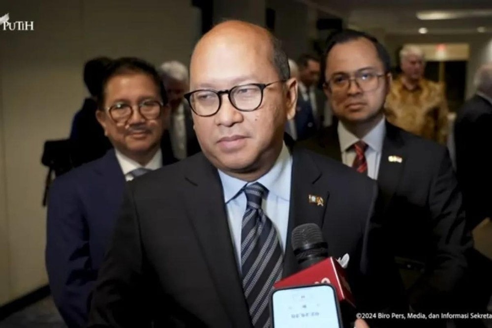 Indonesian Investment Minister Rosan P. Roeslani delivers a press statement after accompanying President Prabowo Subianto to a meeting with the US-Indonesia Society in Washington D.C. on November 11. (Photo: ANTARA) Indonesian Investment Minister Rosan P. Roeslani delivers a press statement after accompanying President Prabowo Subianto to a meeting with the US-Indonesia Society in Washington D.C. on November 11. (Photo: ANTARA)