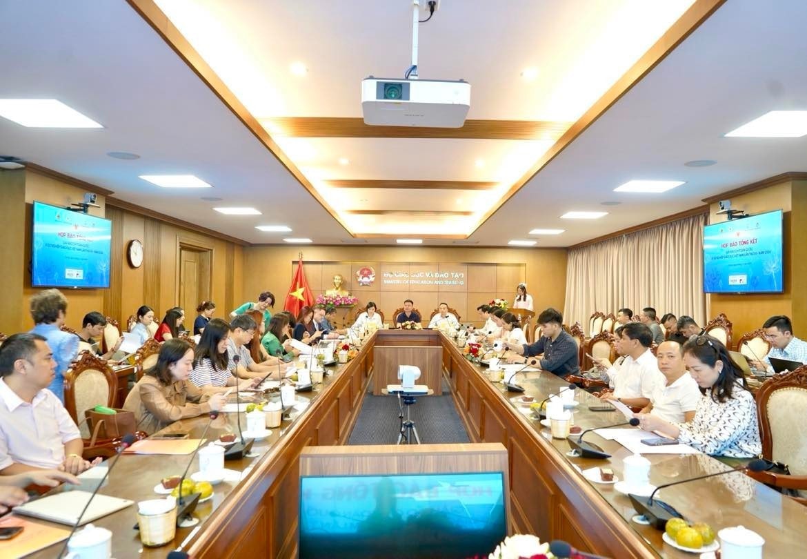 Toàn cảnh cuộc họp báo