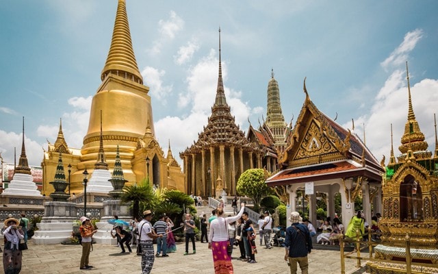 foreign-tourists-visit-the-temple-of-the-emerald-buddha-wat-phra-kaew-grand-palace-bangkok.jpg